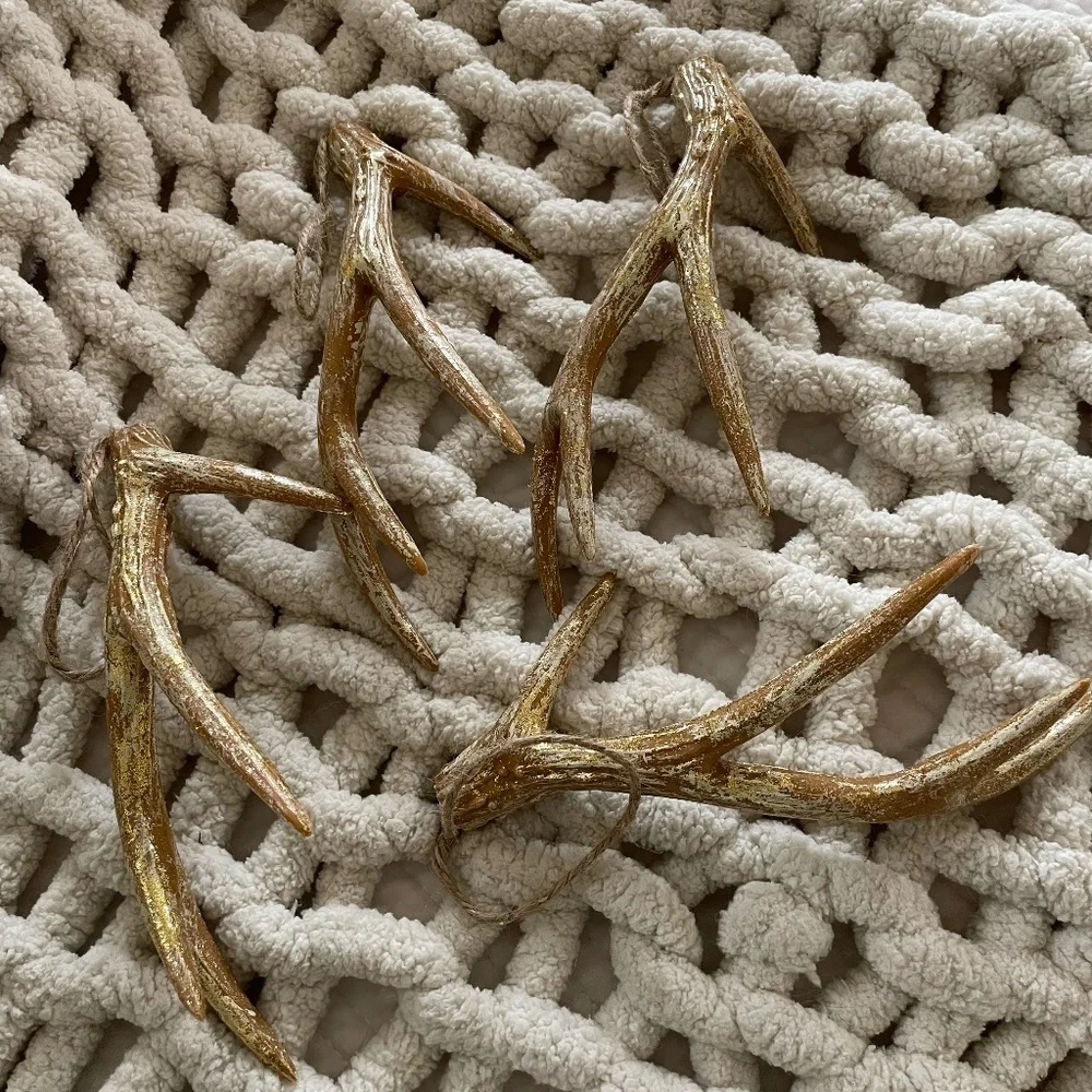 LOT OF 4 RESIN SHATTER PROOF DEER ANTLERS APPROX 9" - Picture 6 of 10